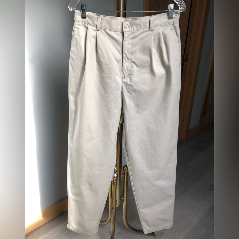 Dockers Classic Khaki Pleated Tapered Leg NEW Pants Size 12